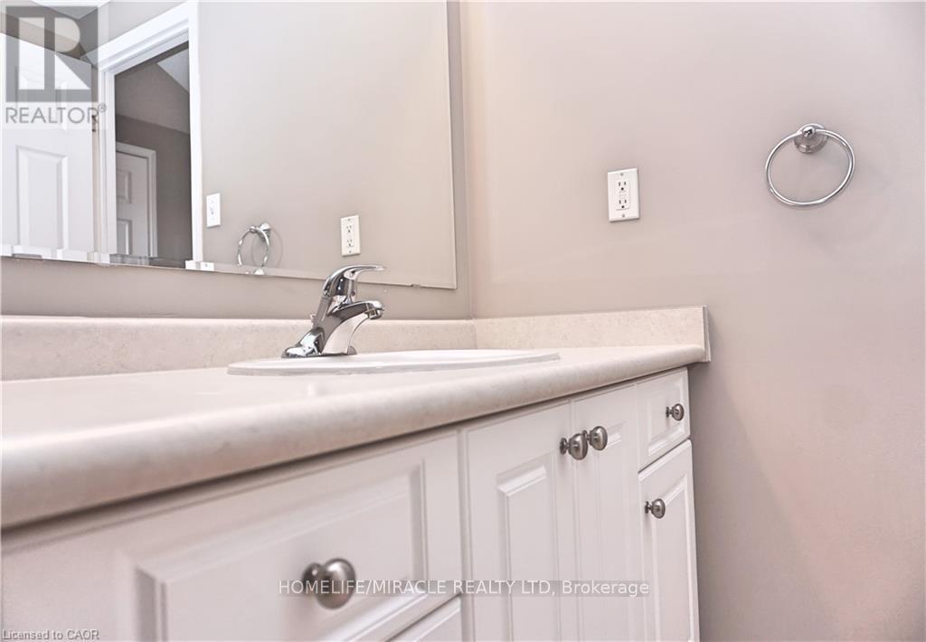 40 Madeleine Street, Kitchener, Ontario  N2R 1V4 - Photo 11 - X13022356