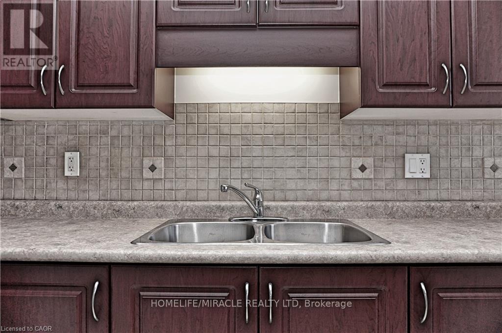 40 Madeleine Street, Kitchener, Ontario  N2R 1V4 - Photo 2 - X13022356