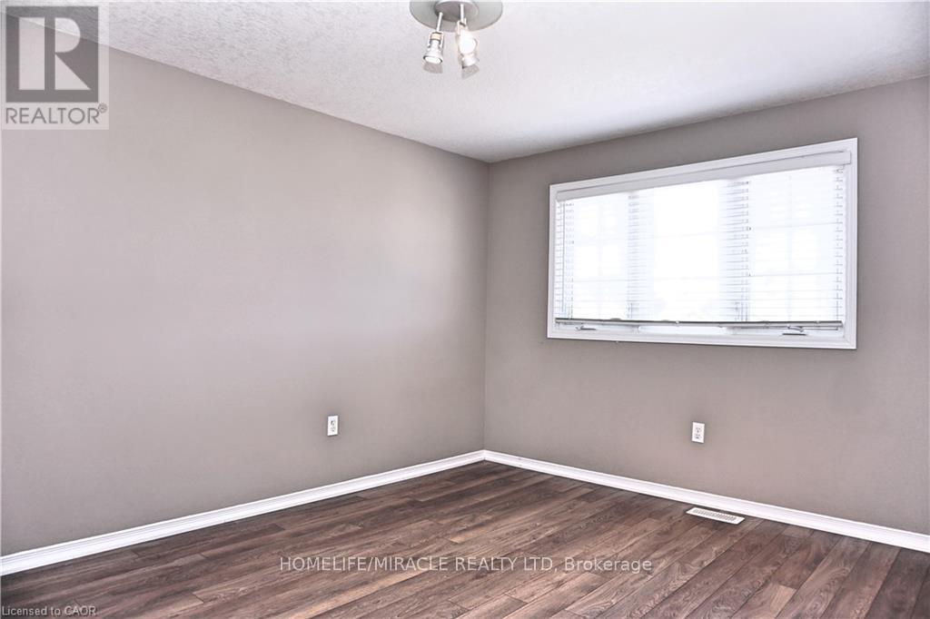 40 Madeleine Street, Kitchener, Ontario  N2R 1V4 - Photo 23 - X13022356