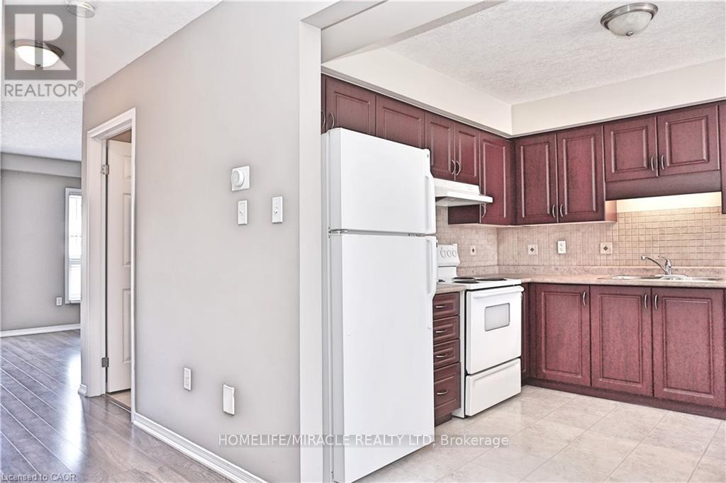 40 Madeleine Street, Kitchener, Ontario  N2R 1V4 - Photo 4 - X13022356