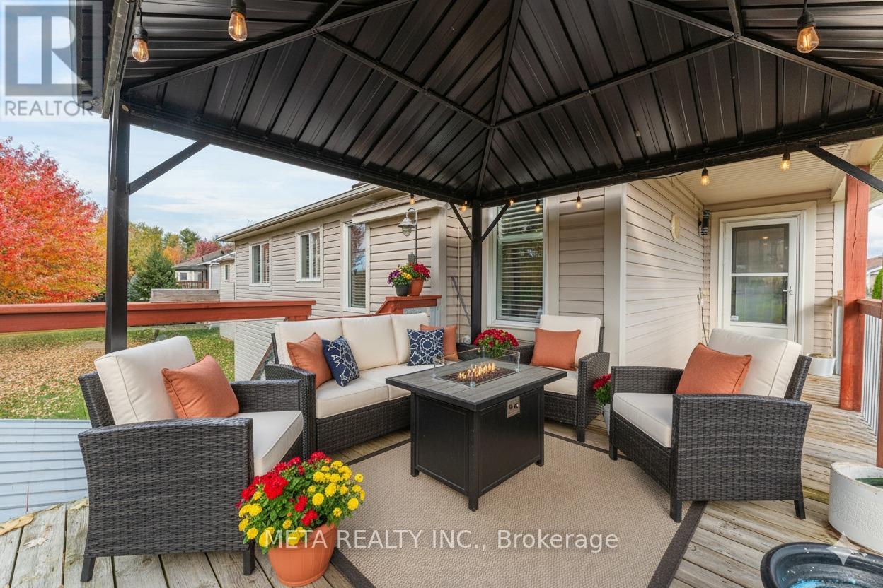 49 Red Pine Crescent, Wasaga Beach, Ontario  L9Z 3B2 - Photo 23 - S12863590