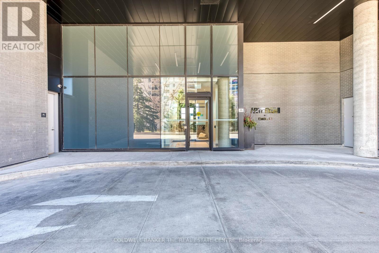 709 - 86 Dundas Street E, Mississauga, Ontario  L5A 0B1 - Photo 4 - W12782100