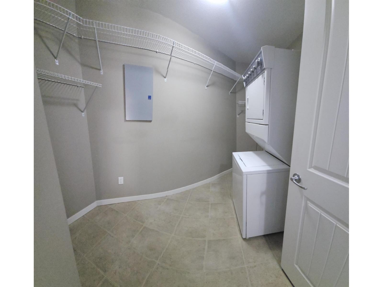 210 32725 George Ferguson Way, Abbotsford, British Columbia  V2T 5M5 - Photo 3 - R3113060