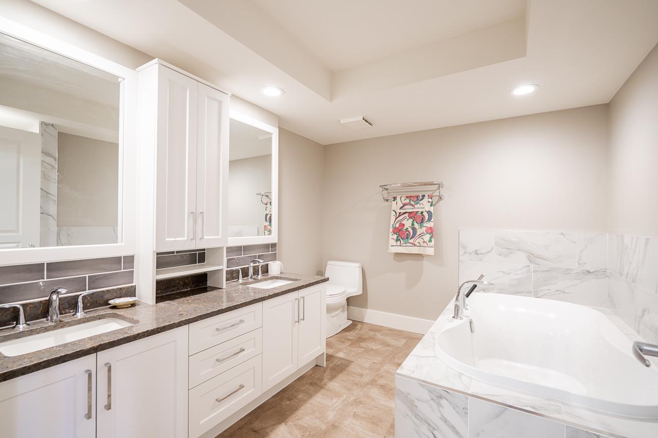 506 15466 North Bluff Road, White Rock, British Columbia  V4B 3G1 - Photo 29 - R3113316