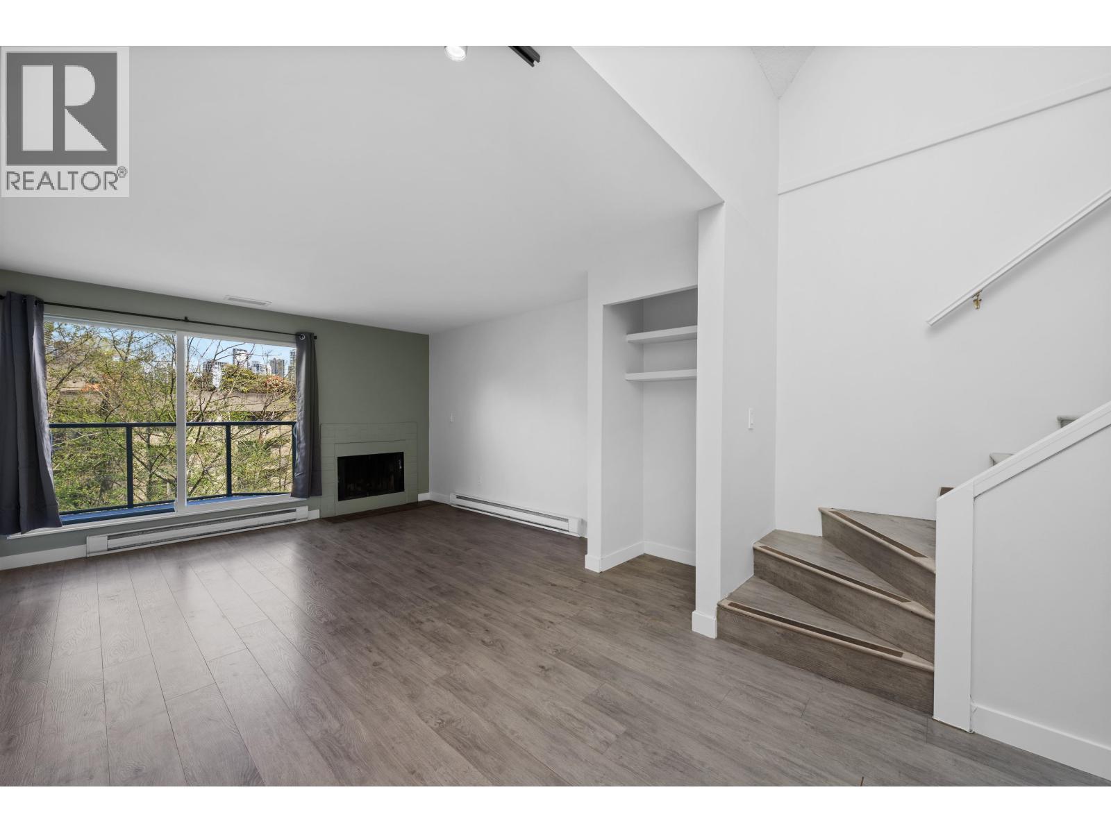 3 1355 W 4TH AVENUE, Vancouver, British Columbia