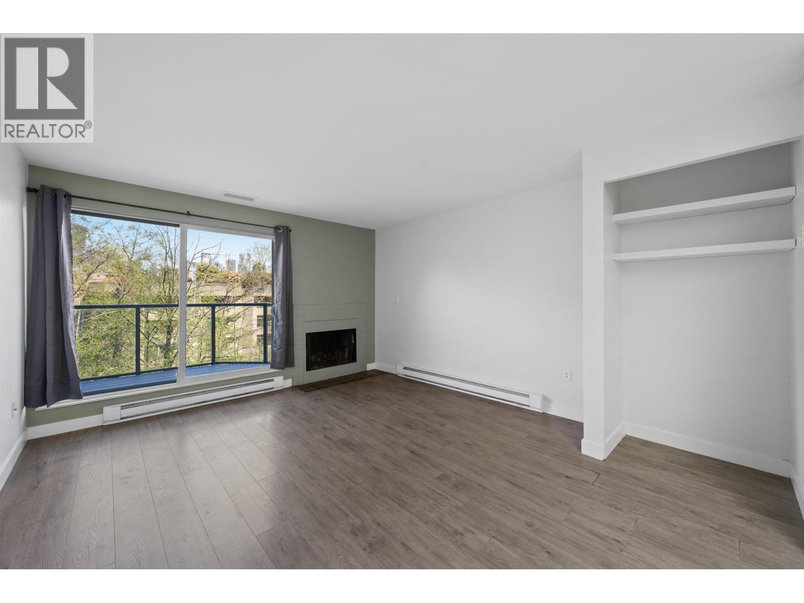 3 1355 W 4th Avenue, Vancouver, British Columbia  V6H 3Y8 - Photo 2 - R3113583