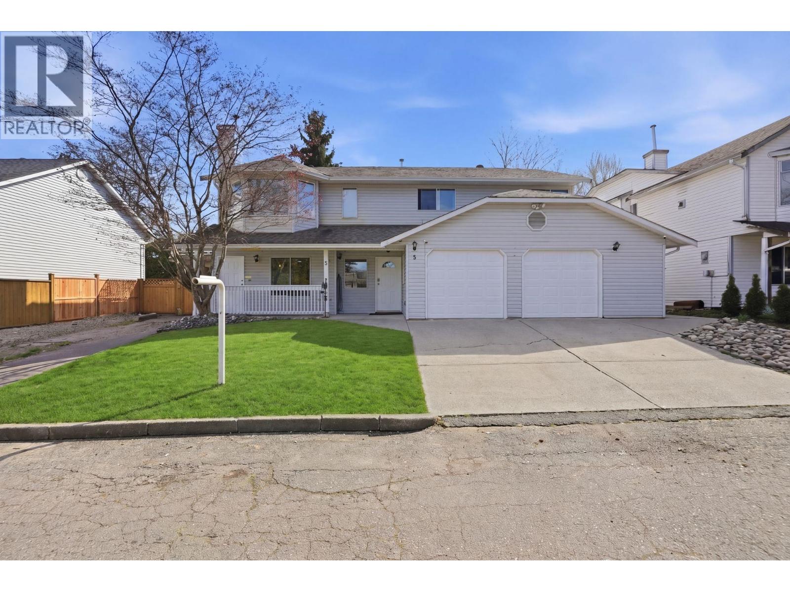 5 11954 HAWTHORNE STREET, Maple Ridge, British Columbia