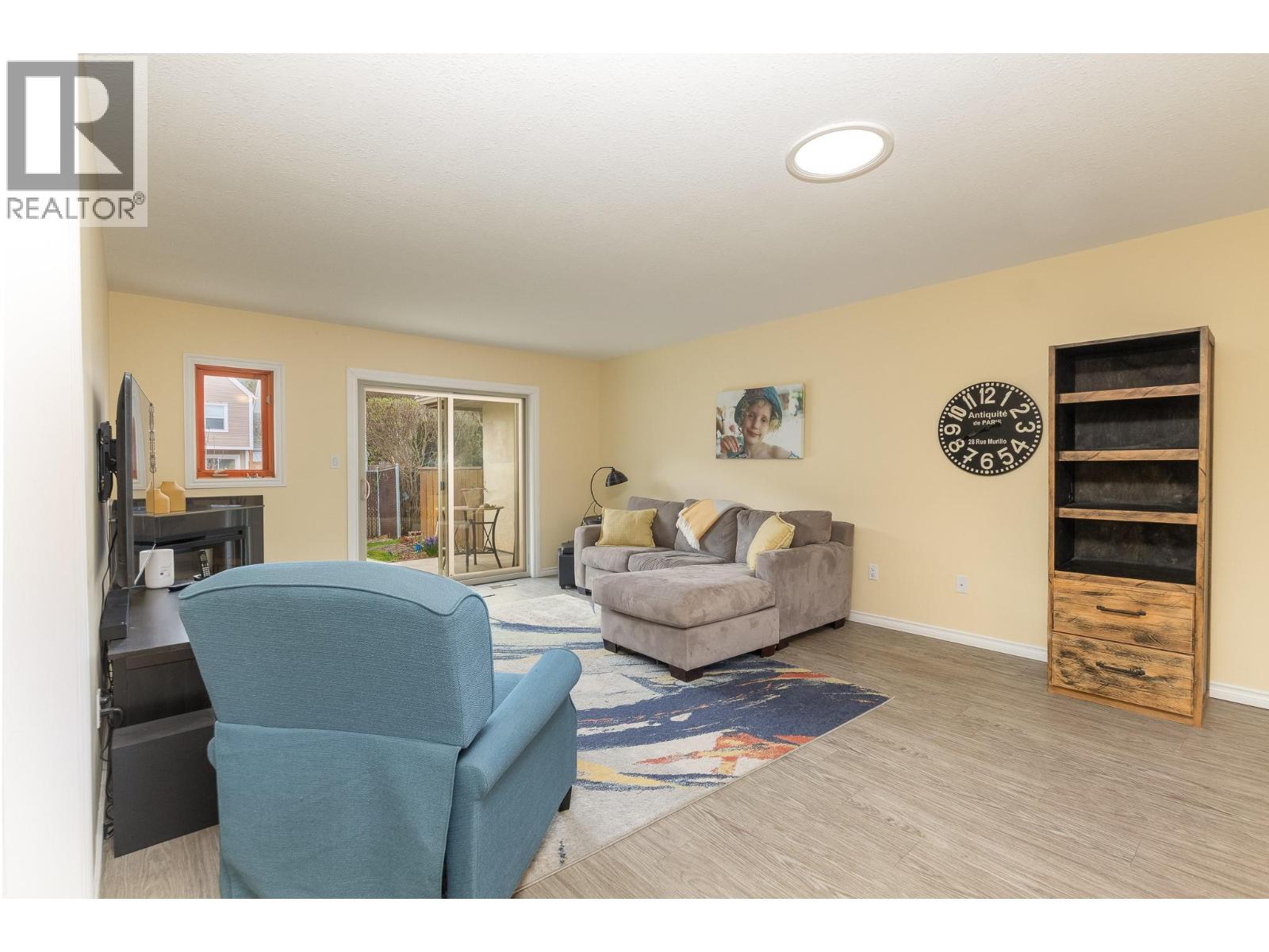 151 8 Avenue SW Unit# 11, Salmon Arm, British Columbia  V1E 1B9 - Photo 2 - 10383245