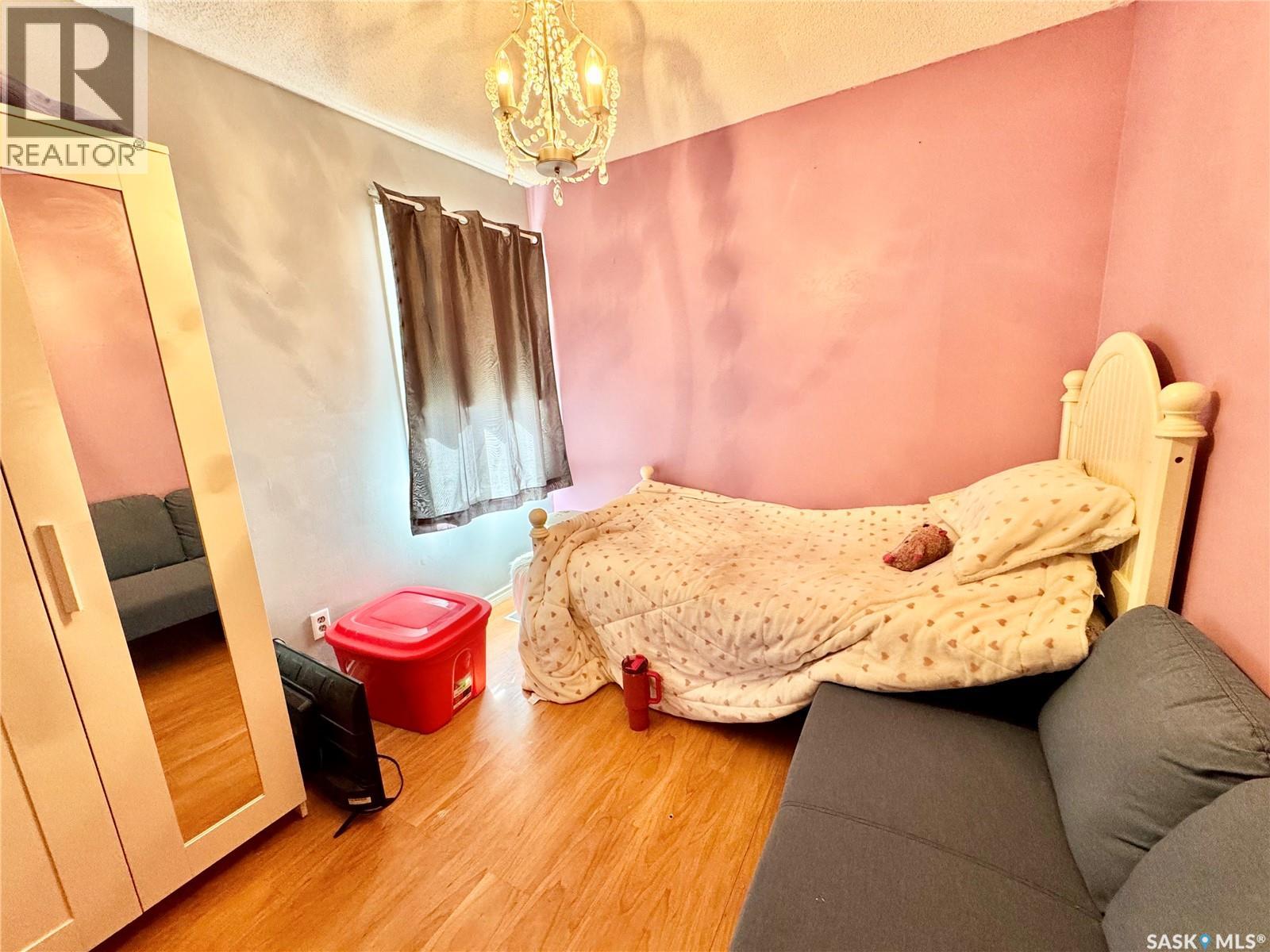 586 Laurier Drive, Prince Albert, Saskatchewan  S6V 5M3 - Photo 8 - SK033421