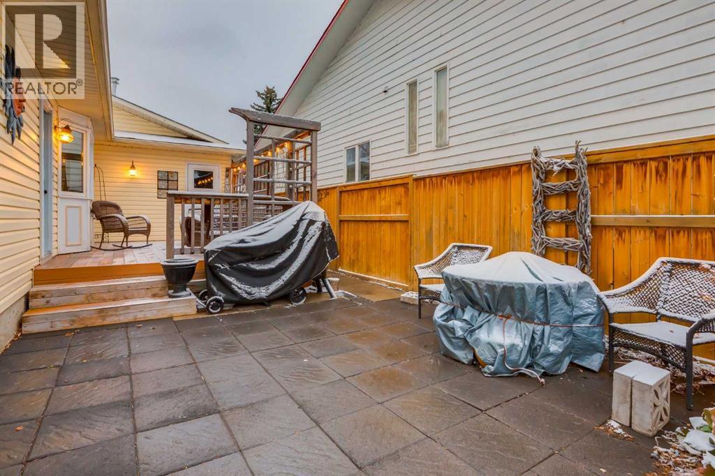 8 Deerwood Road Se, Calgary, Alberta  T2J 6E1 - Photo 35 - A2301747