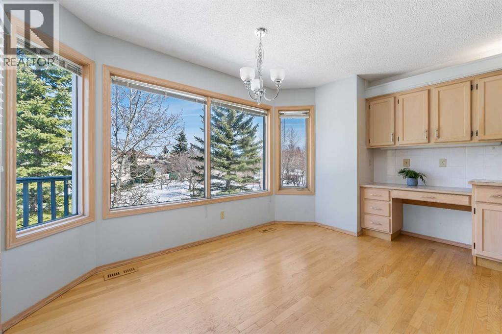 251 Hampshire Place Nw, Calgary, Alberta  T3A 4Y7 - Photo 10 - A2302879