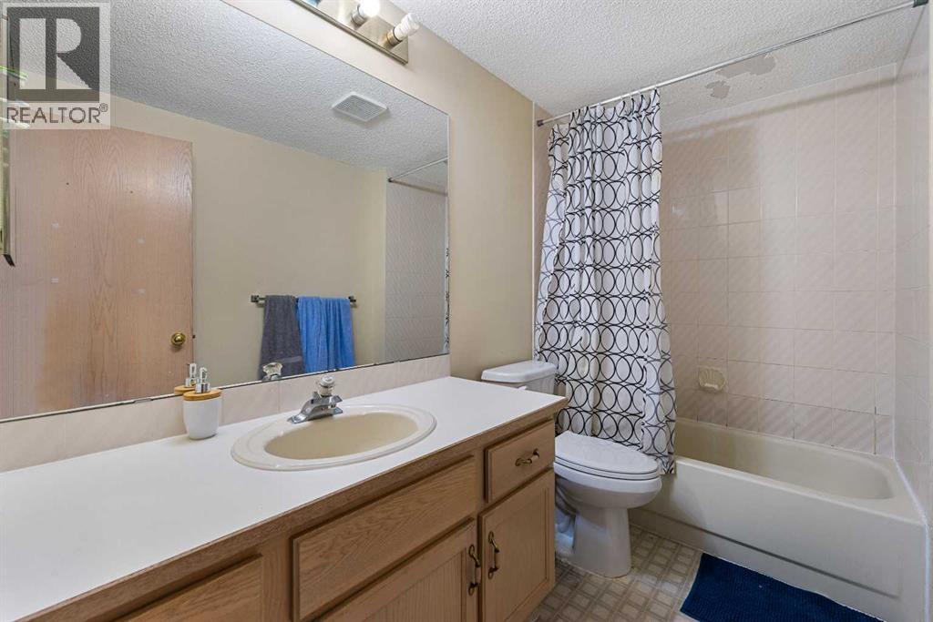 251 Hampshire Place Nw, Calgary, Alberta  T3A 4Y7 - Photo 34 - A2302879