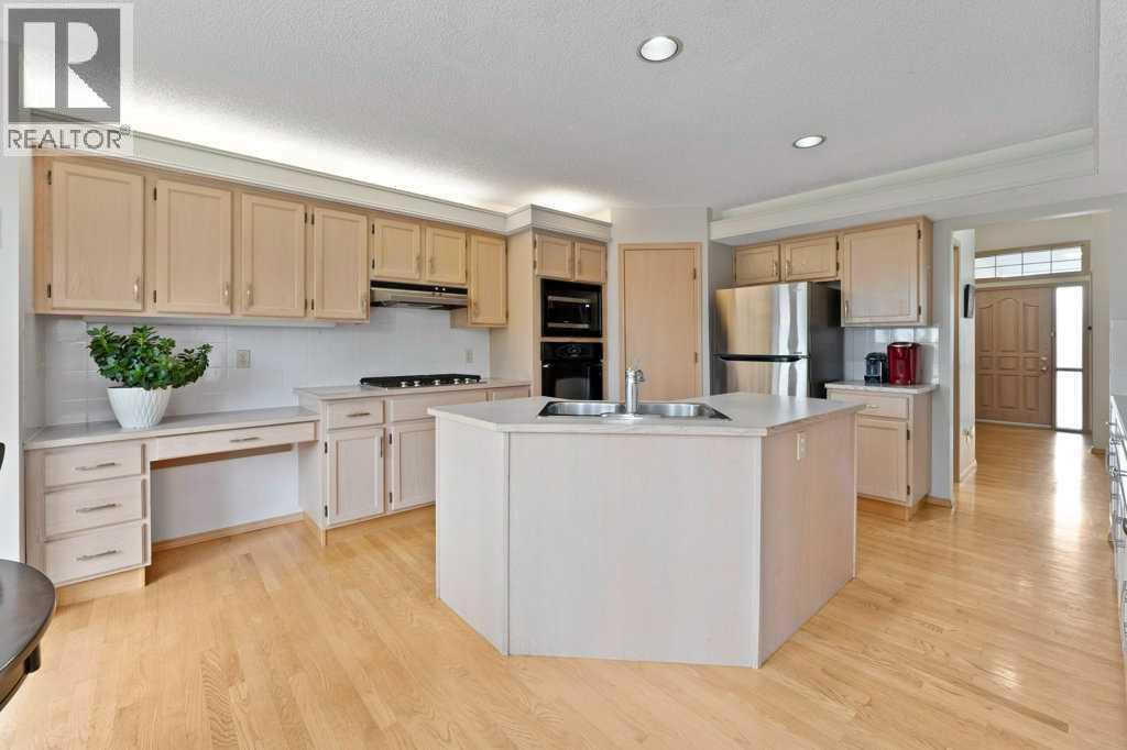 251 Hampshire Place Nw, Calgary, Alberta  T3A 4Y7 - Photo 8 - A2302879