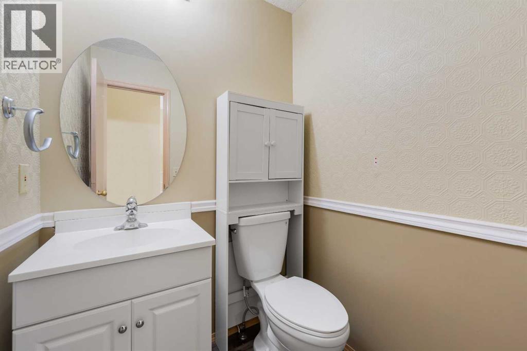 251 Hampshire Place Nw, Calgary, Alberta  T3A 4Y7 - Photo 13 - A2302879