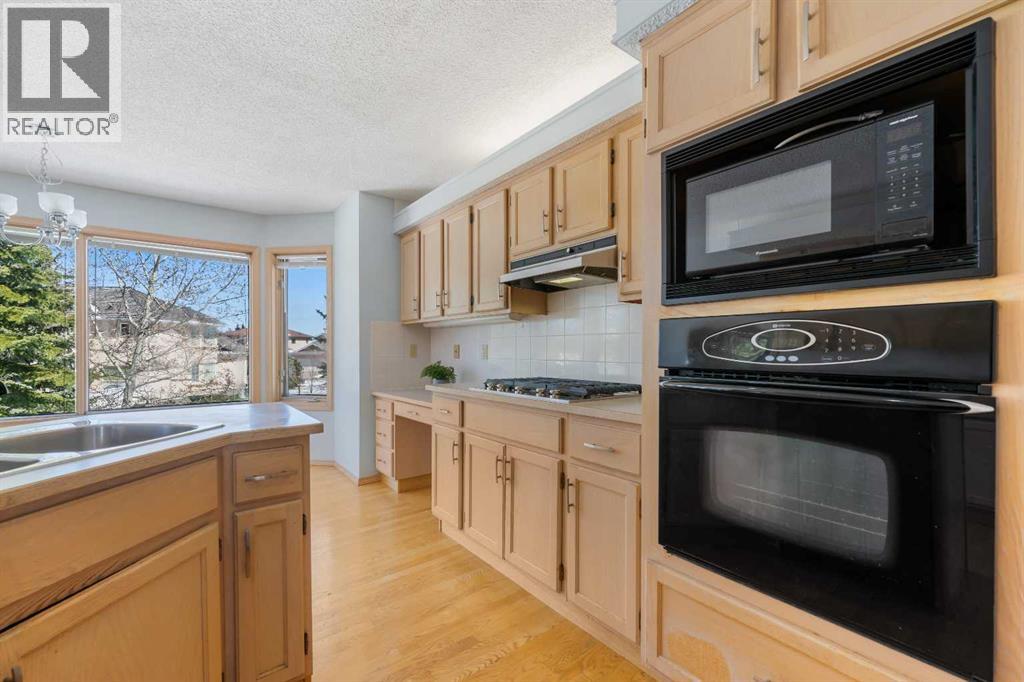 251 Hampshire Place Nw, Calgary, Alberta  T3A 4Y7 - Photo 11 - A2302879