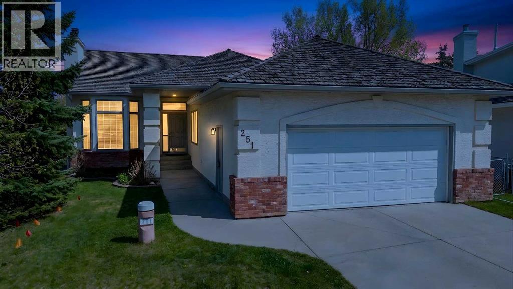 251 Hampshire Place Nw, Calgary, Alberta  T3A 4Y7 - Photo 2 - A2302879