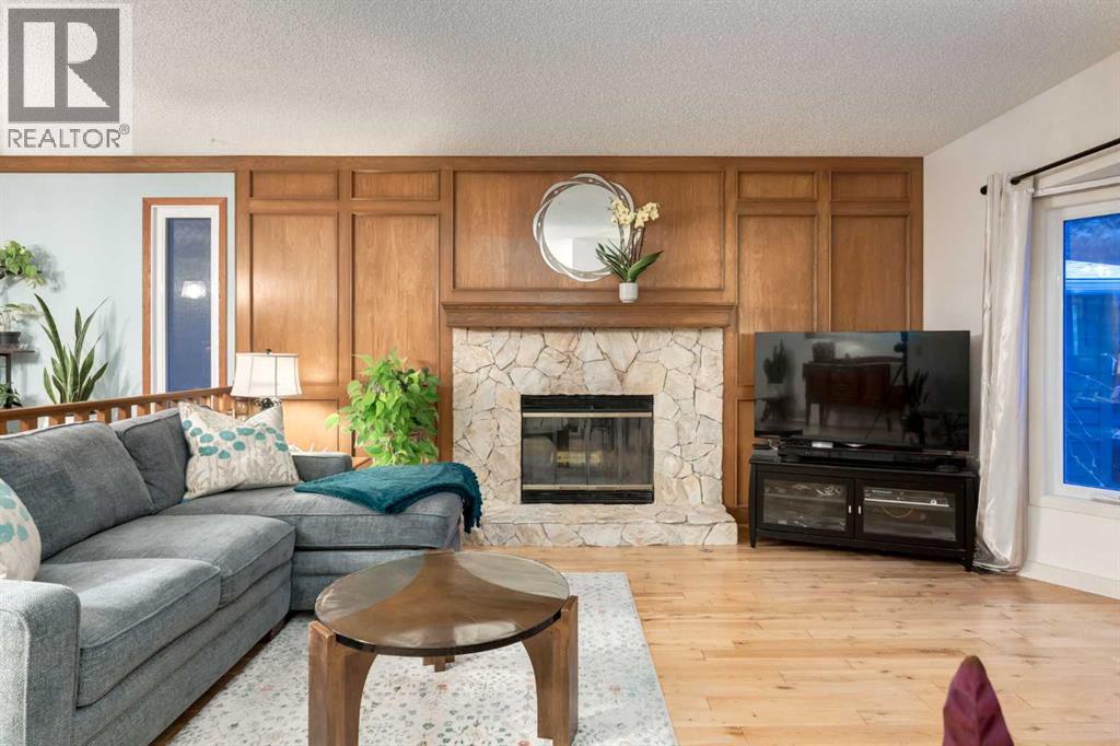 8 Deerwood Road Se, Calgary, Alberta  T2J 6E1 - Photo 5 - A2301747