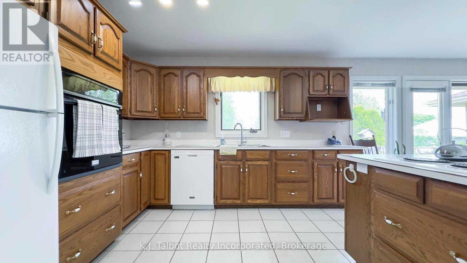 386 Templeton Street, North Huron, Ontario  N0M 1H0 - Photo 18 - X13019014