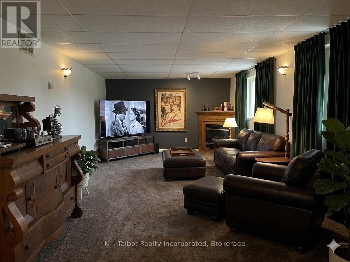 386 Templeton Street, North Huron, Ontario  N0M 1H0 - Photo 31 - X13019014