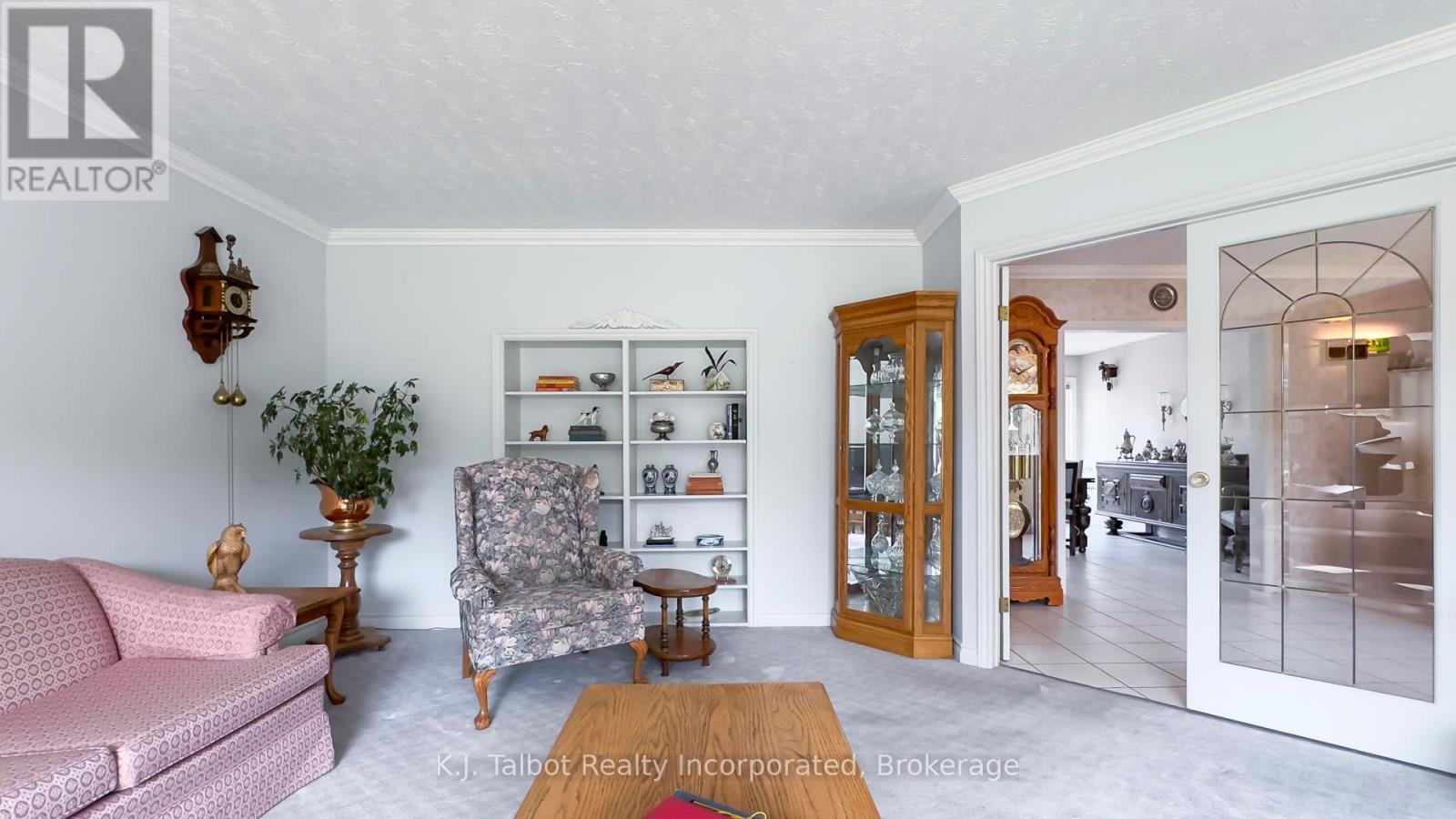 386 Templeton Street, North Huron, Ontario  N0M 1H0 - Photo 9 - X13019014