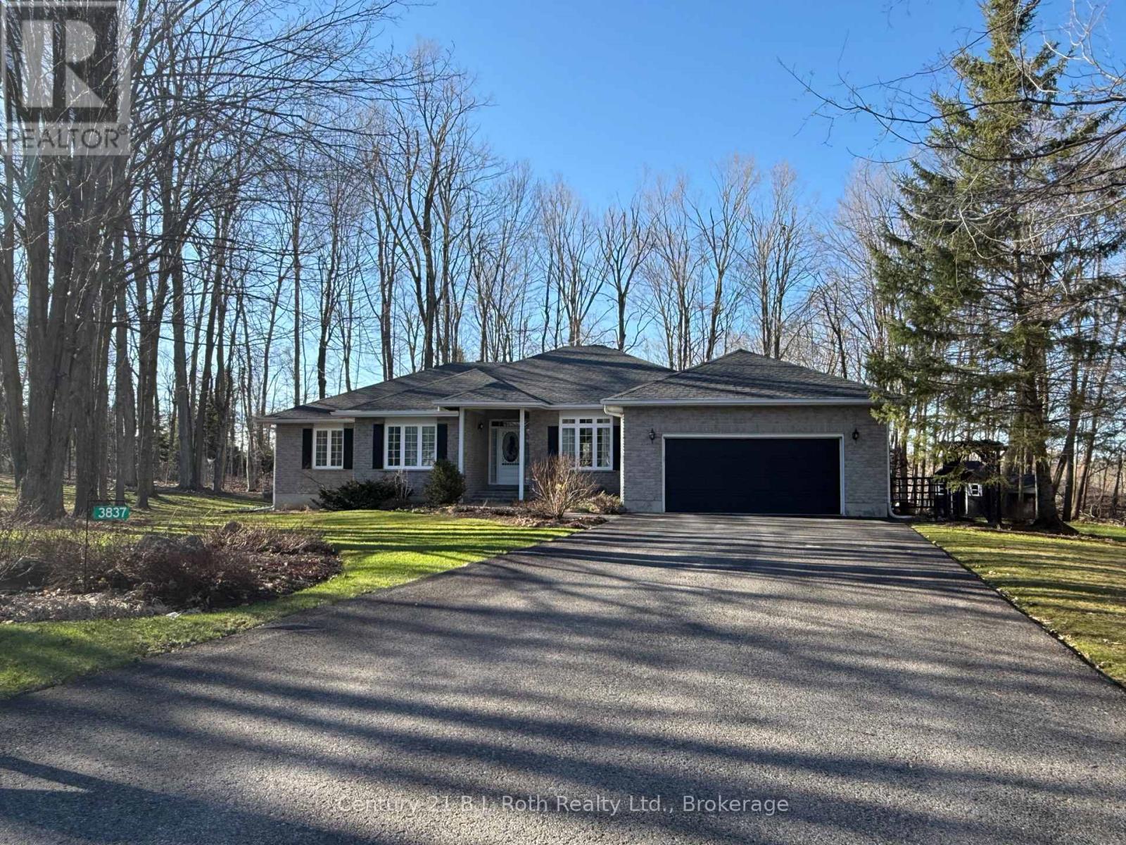 3837 Jenn Lynn Court, Severn, Ontario  L3V 0V6 - Photo 2 - S12800120