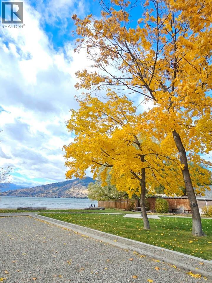 2611 Lakeshore Road, Vernon, British Columbia  V1H 1N1 - Photo 3 - 10384198