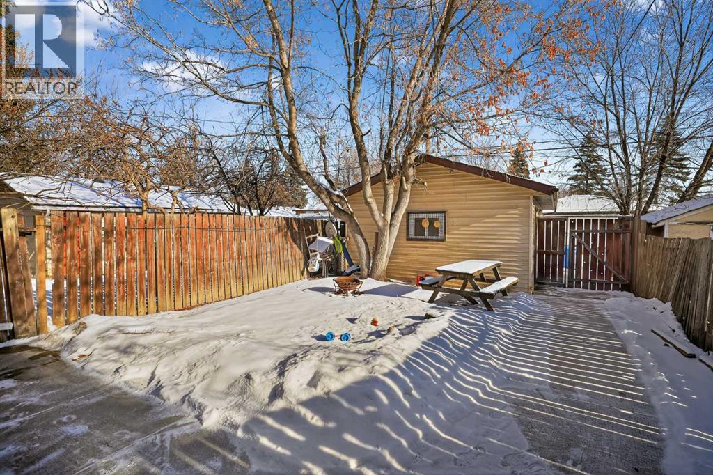 2240a 43 Street Se, Calgary, Alberta  T2B 1H5 - Photo 30 - A2303530