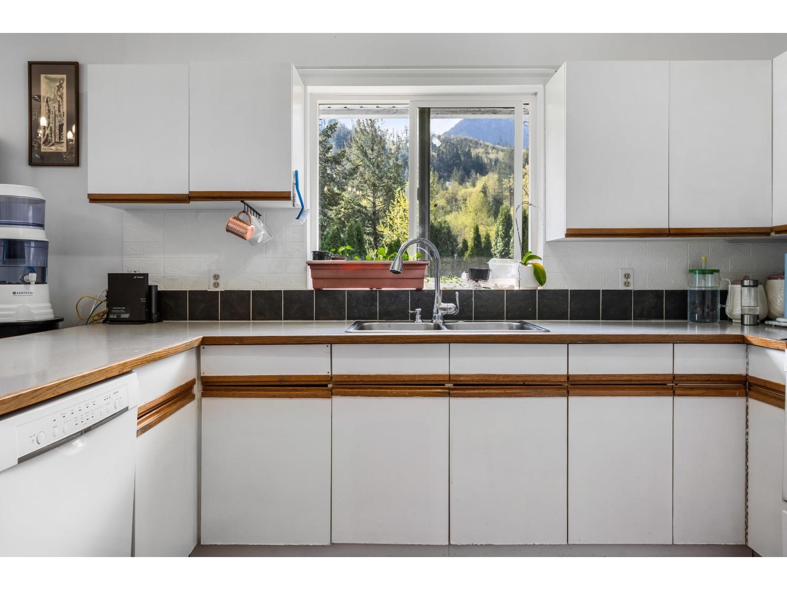 66506 Kawkawa Lake Road, Kawkawa Lake, Hope, British Columbia  V0X 1L1 - Photo 8 - R3113337