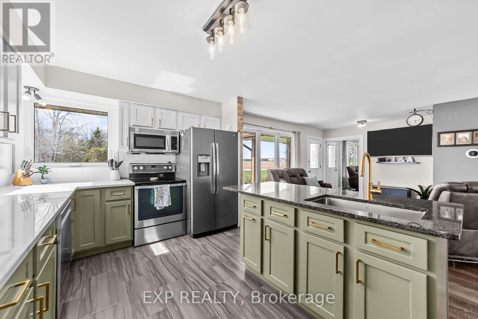 9221 Hickory Drive, Strathroy-Caradoc, Ontario  N7G 3H3 - Photo 6 - X13022472