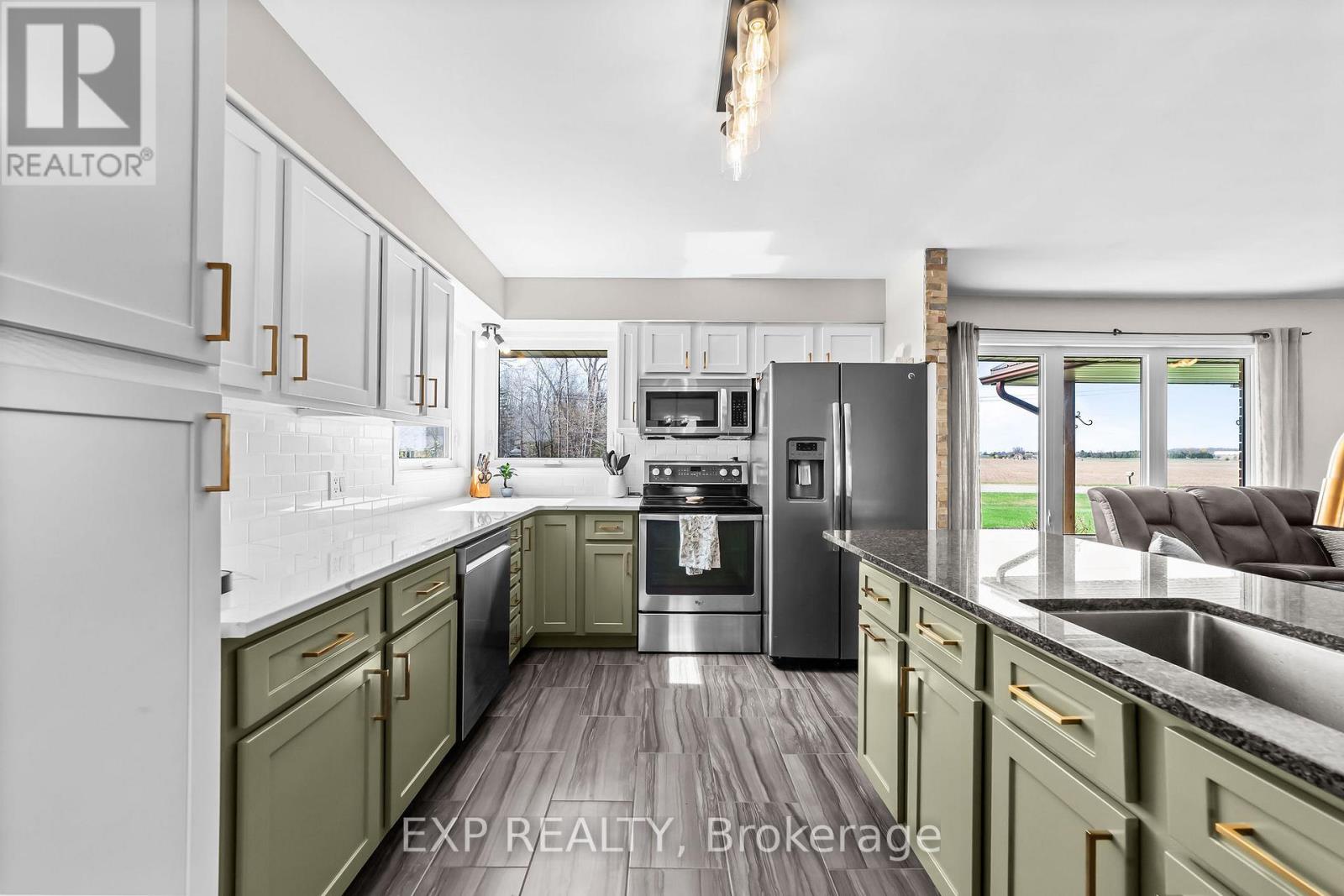 9221 Hickory Drive, Strathroy-Caradoc, Ontario  N7G 3H3 - Photo 7 - X13022472