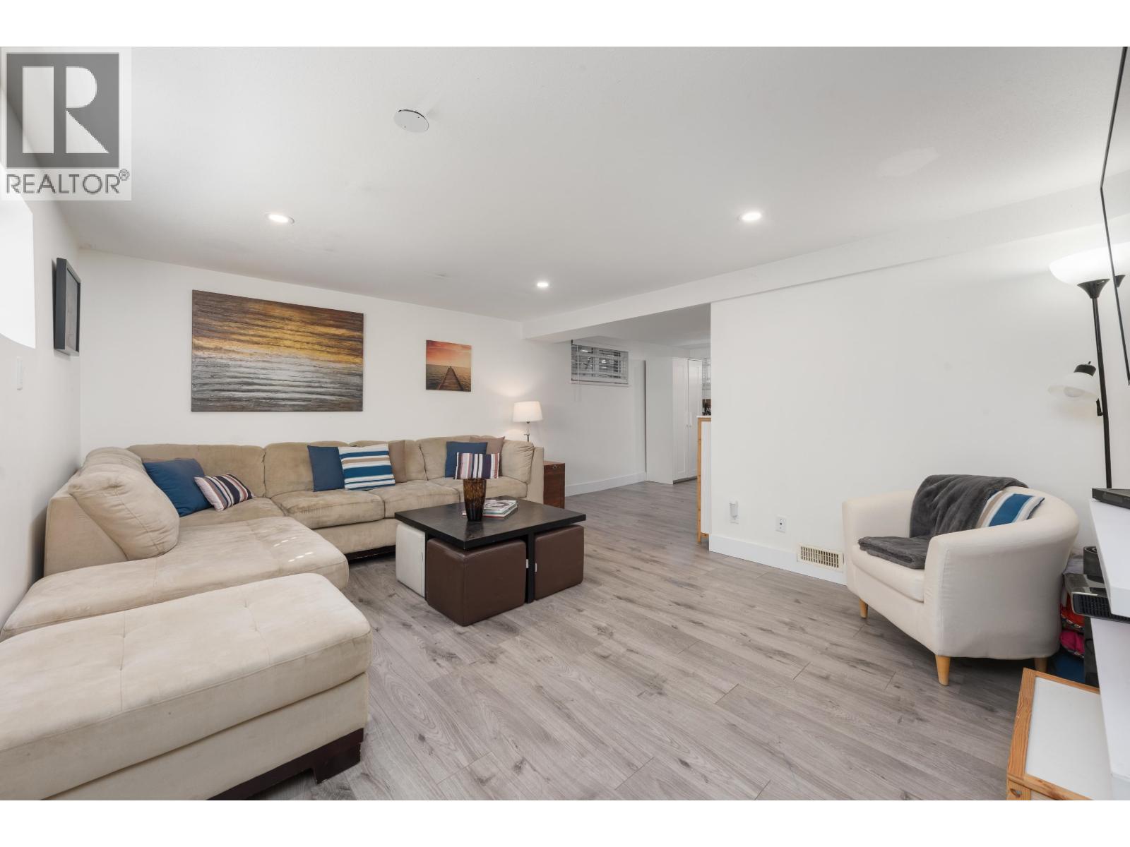 300 E 25th Street, North Vancouver, British Columbia  V7N 1A3 - Photo 11 - R3110888