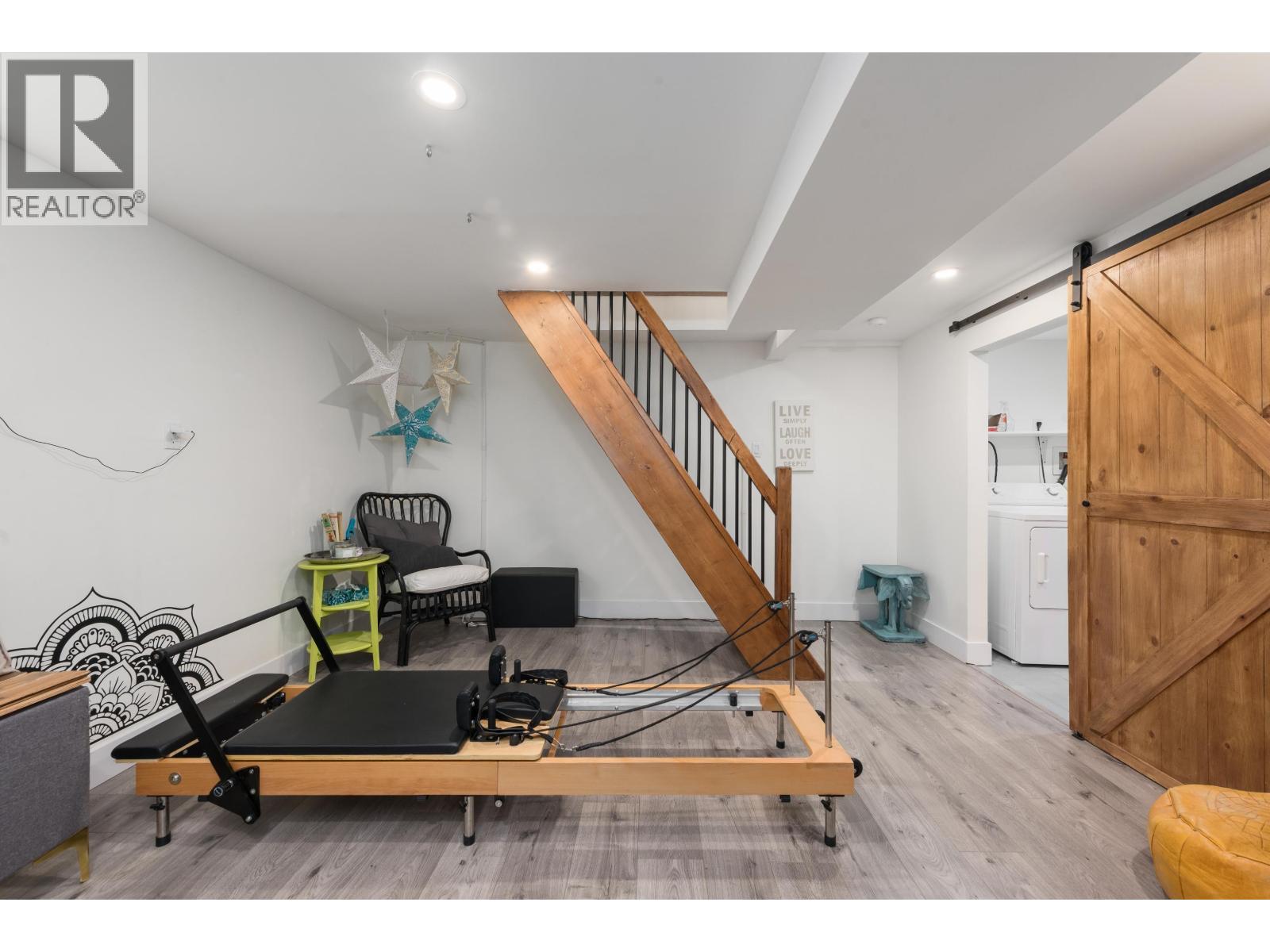 300 E 25th Street, North Vancouver, British Columbia  V7N 1A3 - Photo 37 - R3110888