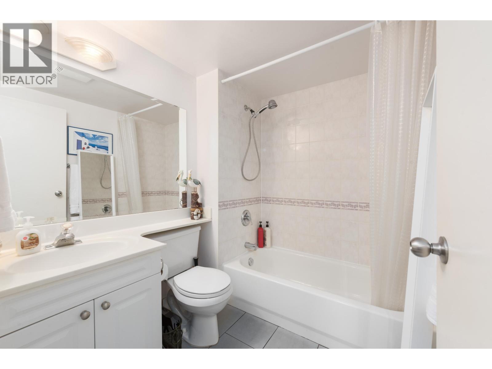 300 E 25th Street, North Vancouver, British Columbia  V7N 1A3 - Photo 13 - R3110888