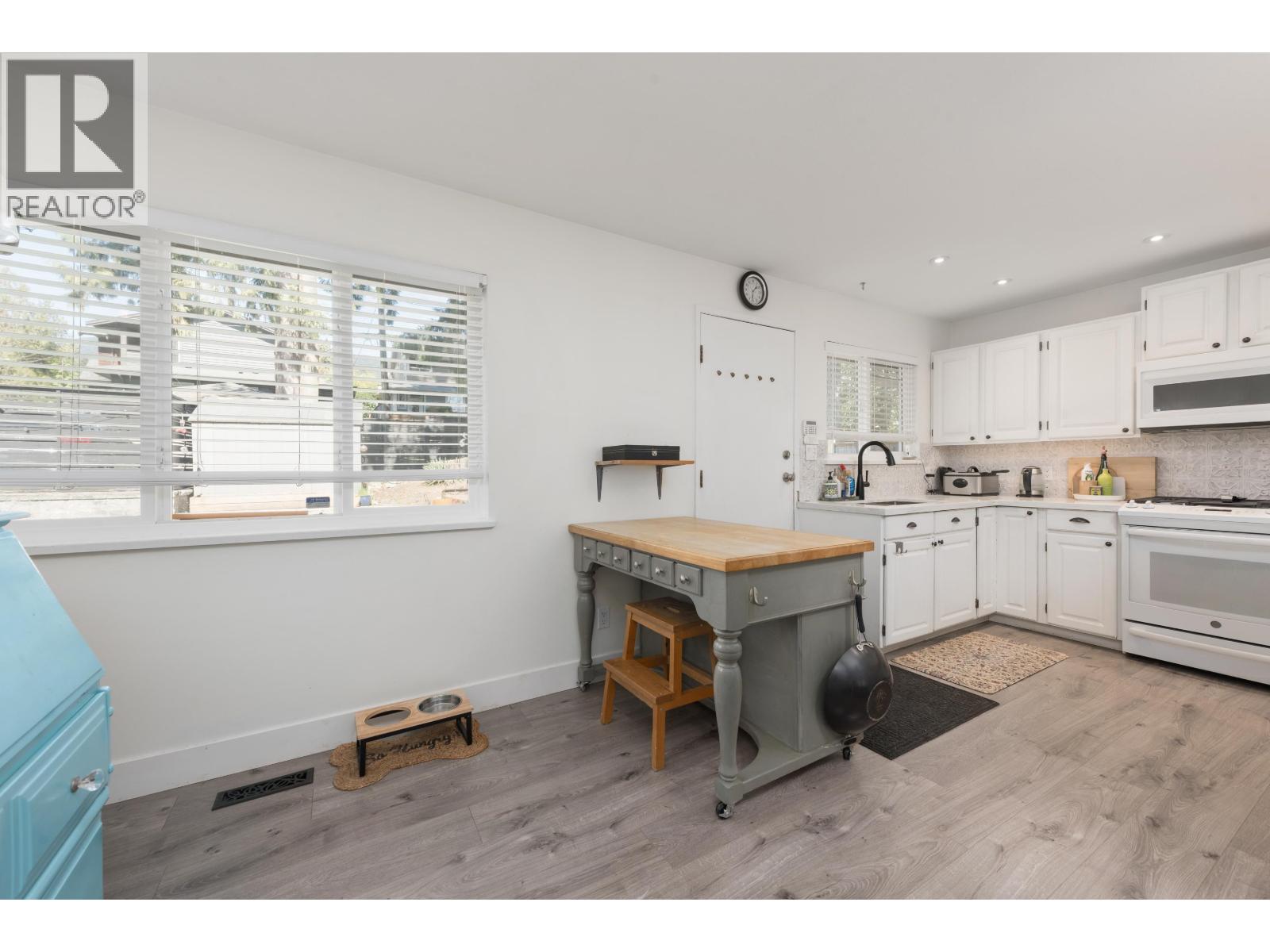 300 E 25th Street, North Vancouver, British Columbia  V7N 1A3 - Photo 26 - R3110888