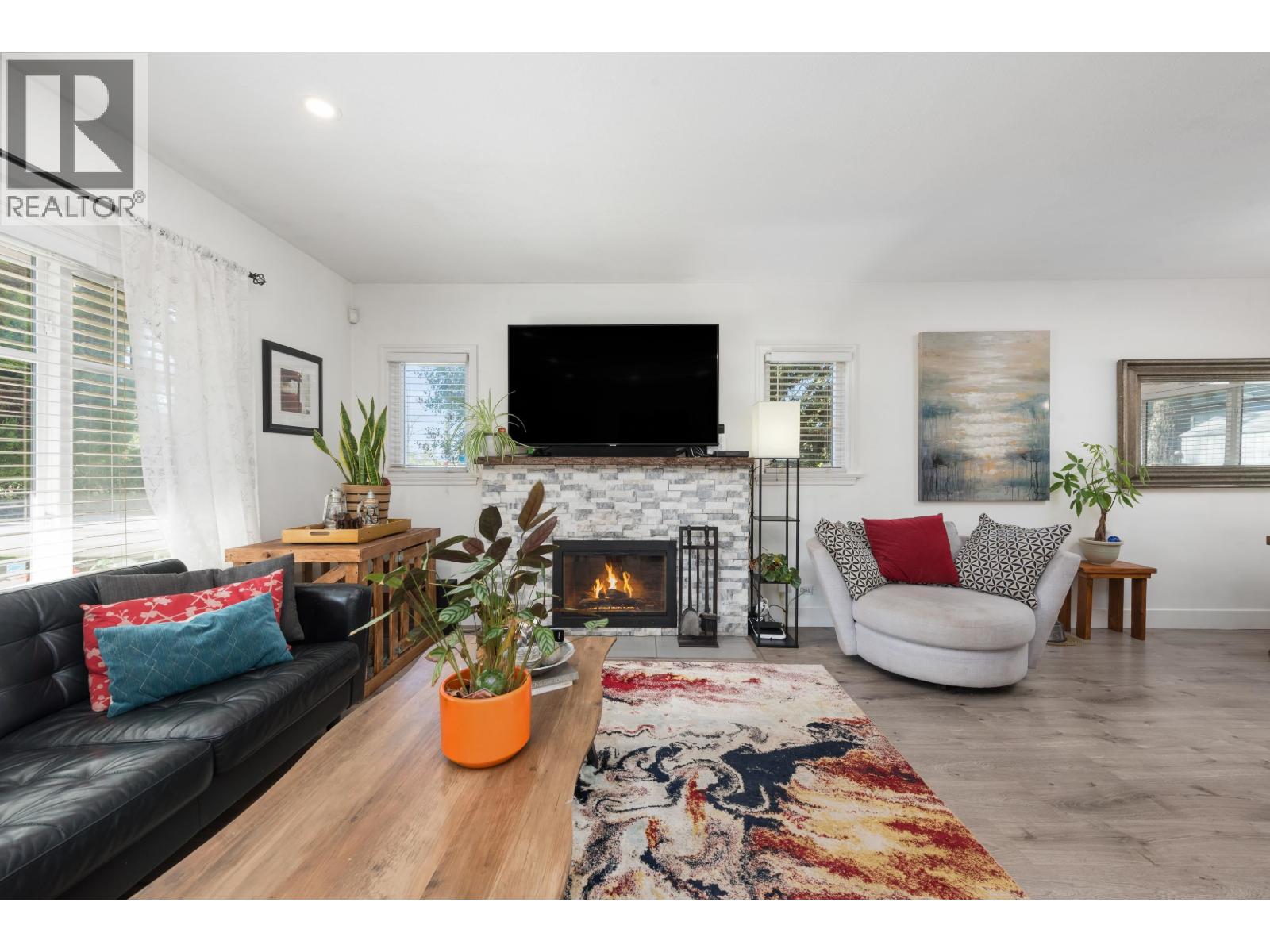 300 E 25th Street, North Vancouver, British Columbia  V7N 1A3 - Photo 4 - R3110888