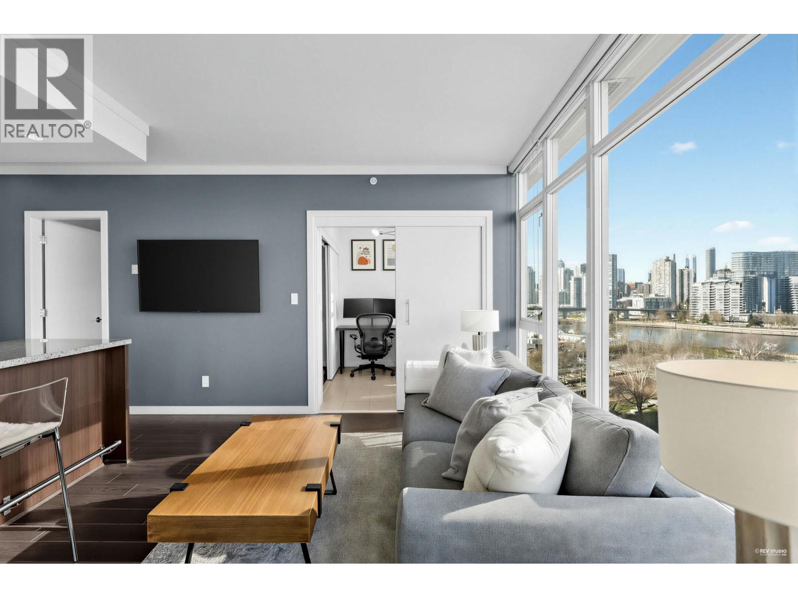 909 1708 COLUMBIA STREET, Vancouver, British Columbia