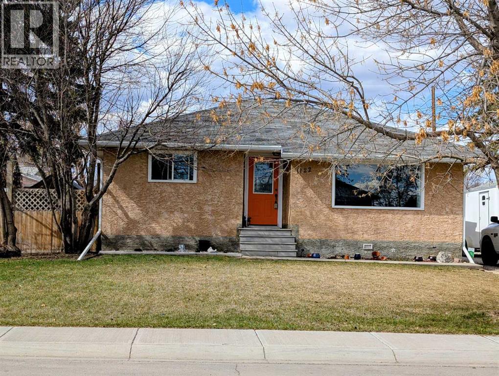 1122 Centre Street, Carstairs, Alberta