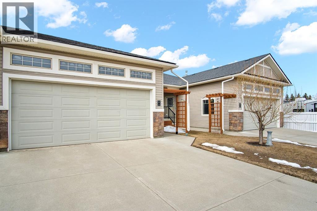 42 Stromsay Gate, Carstairs, Alberta  T0M 0N0 - Photo 2 - A2300093