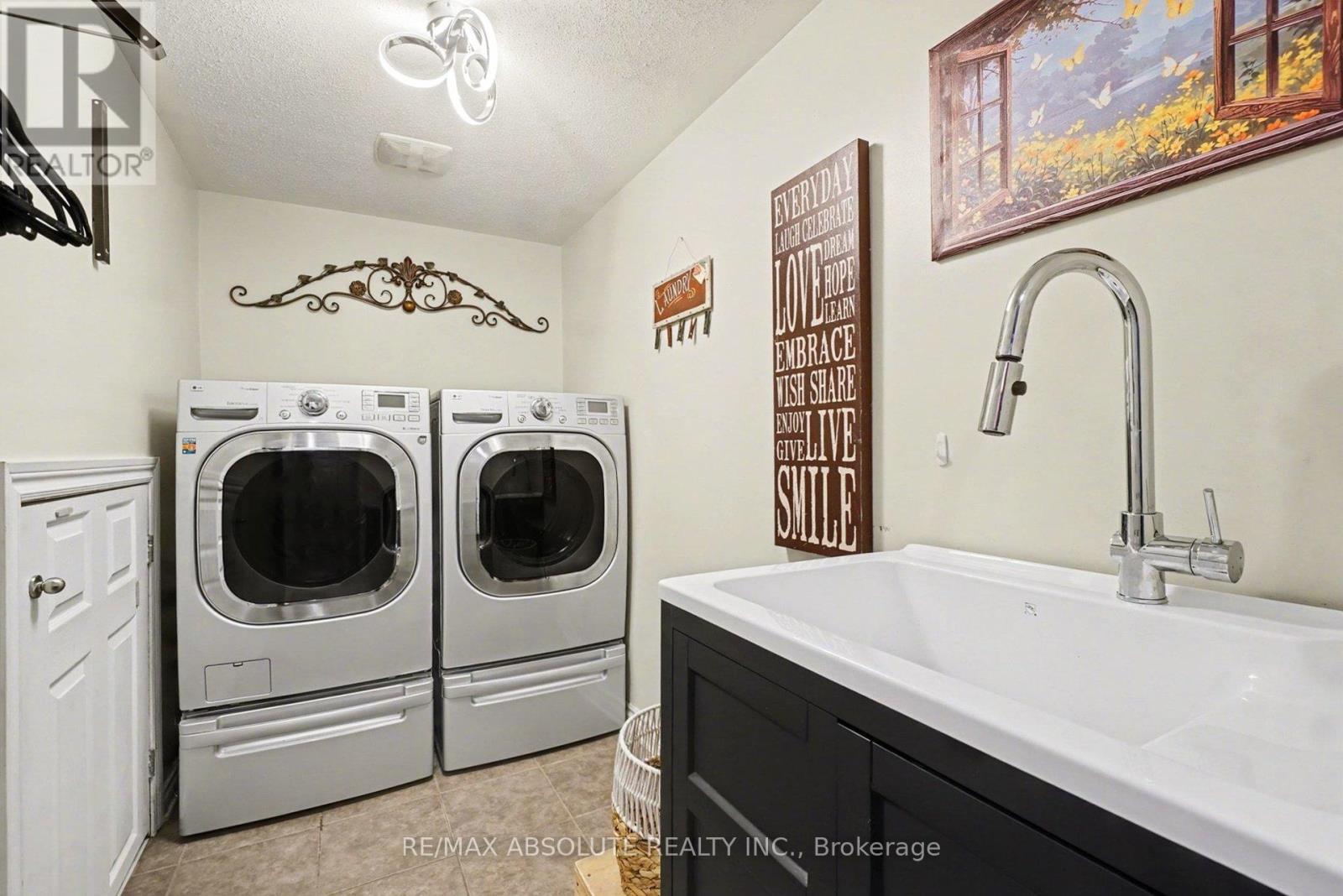 400 Santa Anna Lane, Ottawa, Ontario  K2S 0M1 - Photo 6 - X13022442