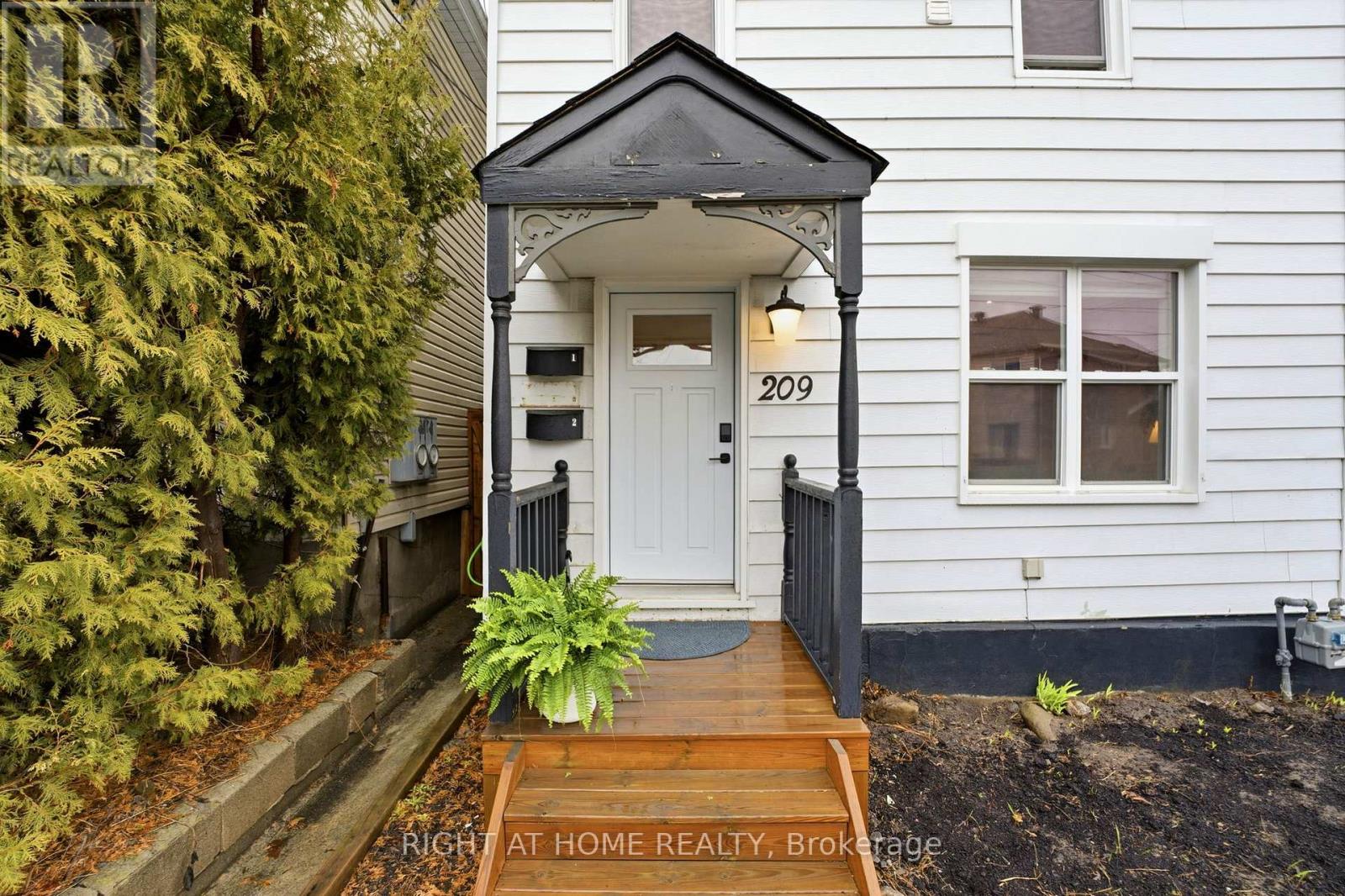 209 Marier Avenue, Ottawa, Ontario  K1L 5R4 - Photo 2 - X13022468