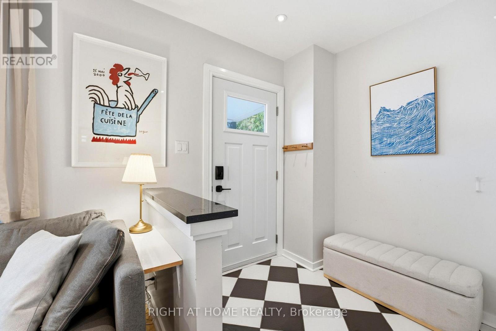 209 Marier Avenue, Ottawa, Ontario  K1L 5R4 - Photo 3 - X13022468