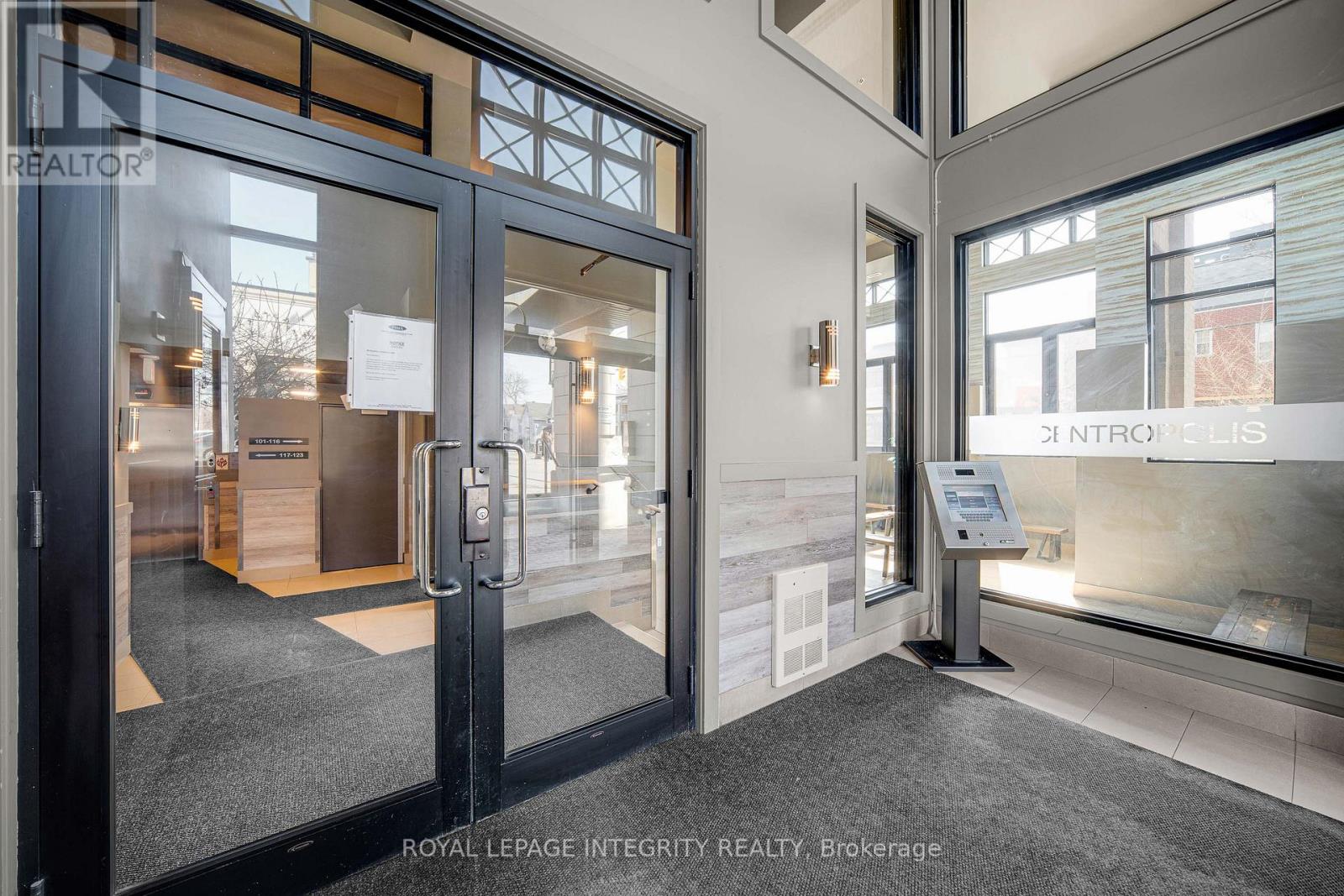 320 - 429 Kent Street, Ottawa, Ontario  K2P 1B5 - Photo 4 - X13022492