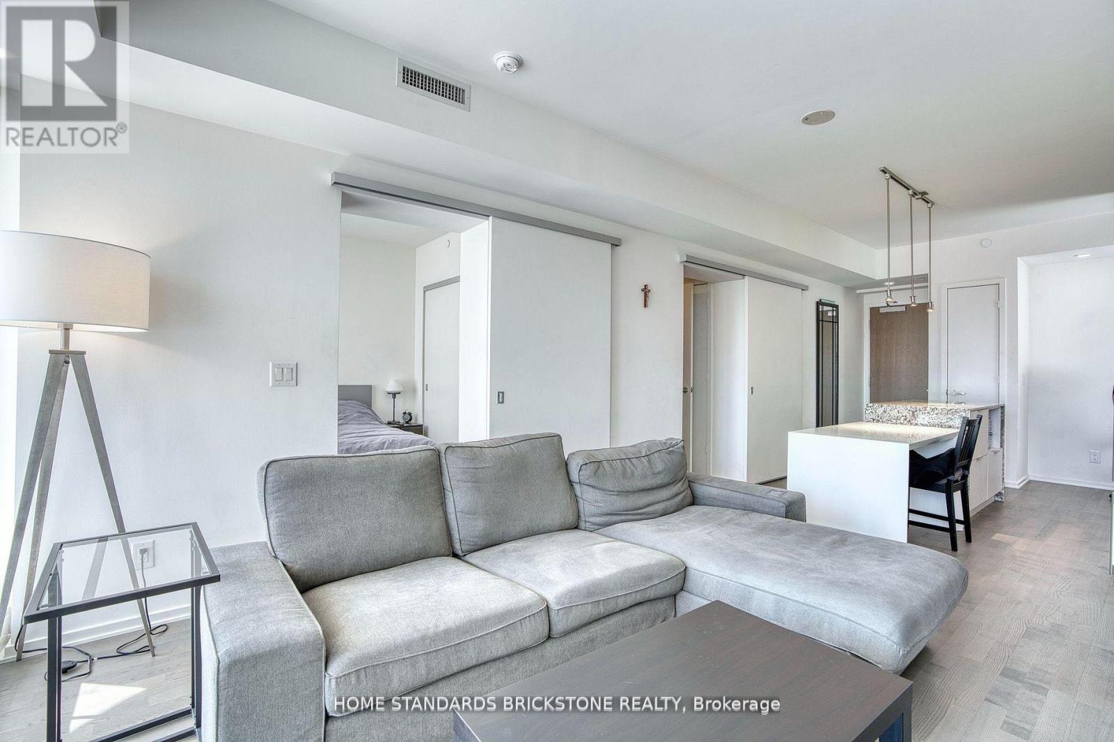 1306 - 1 Bloor Street E, Toronto, Ontario  M4W 0A8 - Photo 3 - C13022454