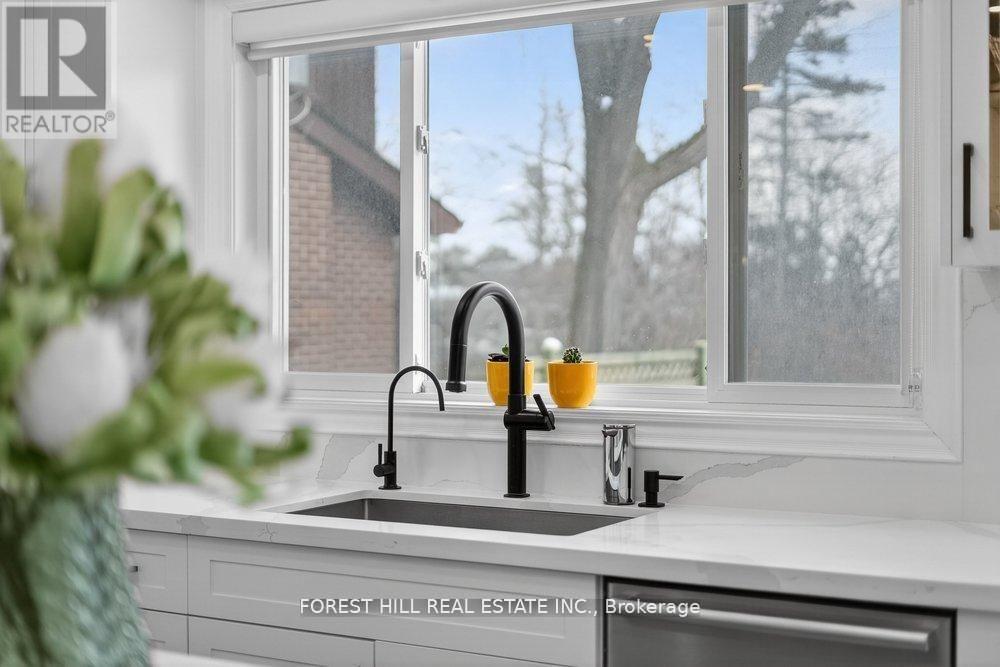 47 Tofino Crescent, Toronto, Ontario  M3B 1R9 - Photo 17 - C13022464