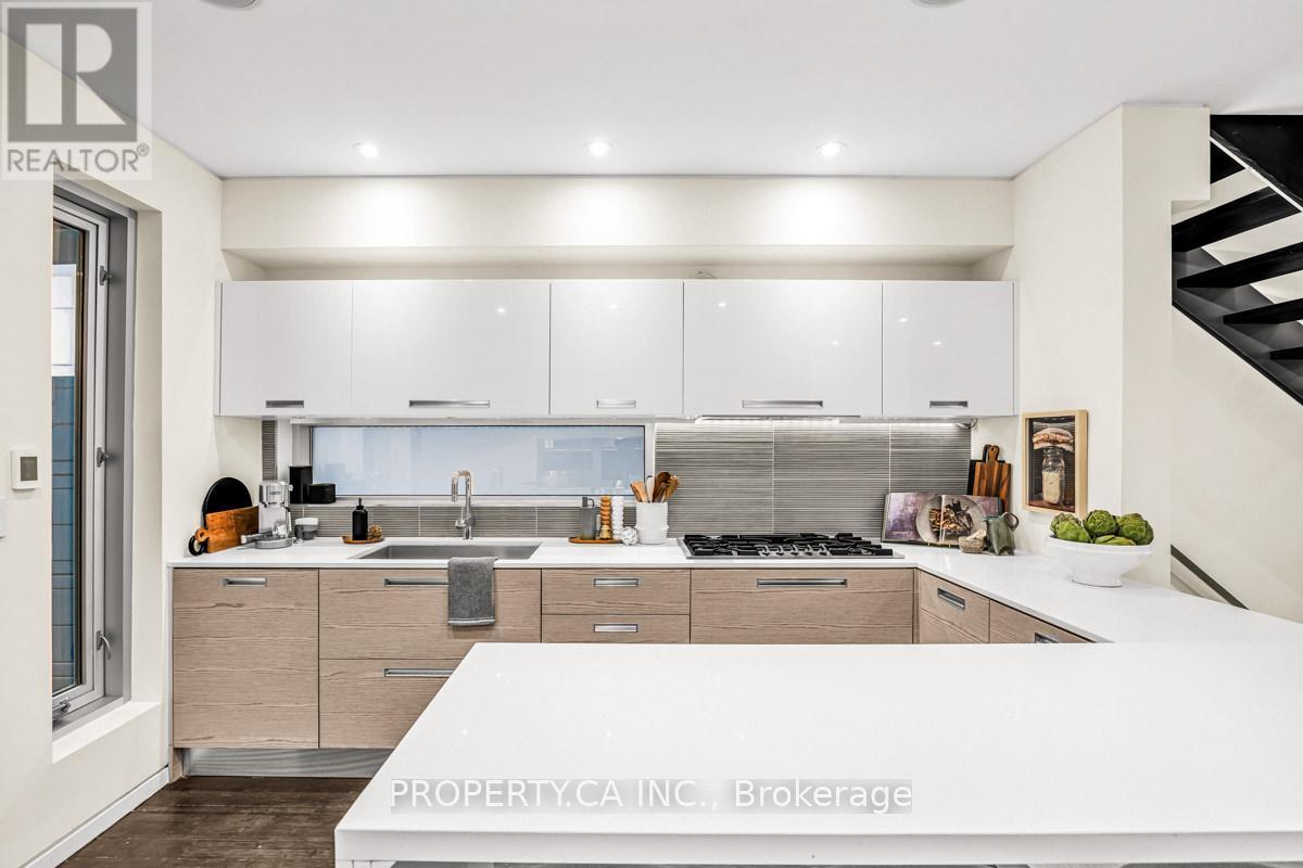 270 Euclid Avenue, Toronto, Ontario  M6J 2K2 - Photo 12 - C13022490