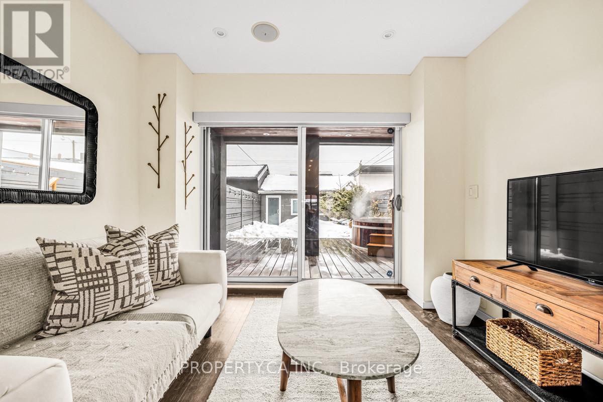 270 Euclid Avenue, Toronto, Ontario  M6J 2K2 - Photo 16 - C13022490