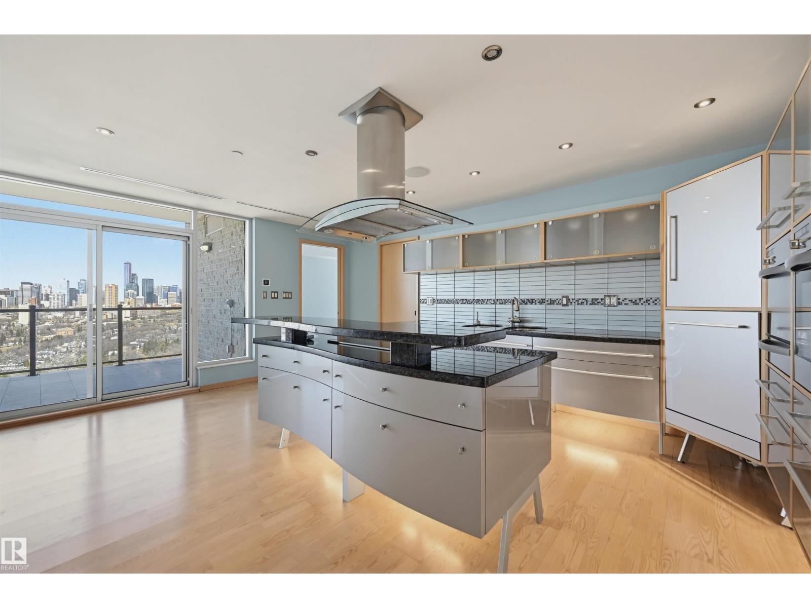 #901 10035 Saskatchewan Dr NW, Edmonton, Alberta  T6E 4R4 - Photo 6 - E4474440