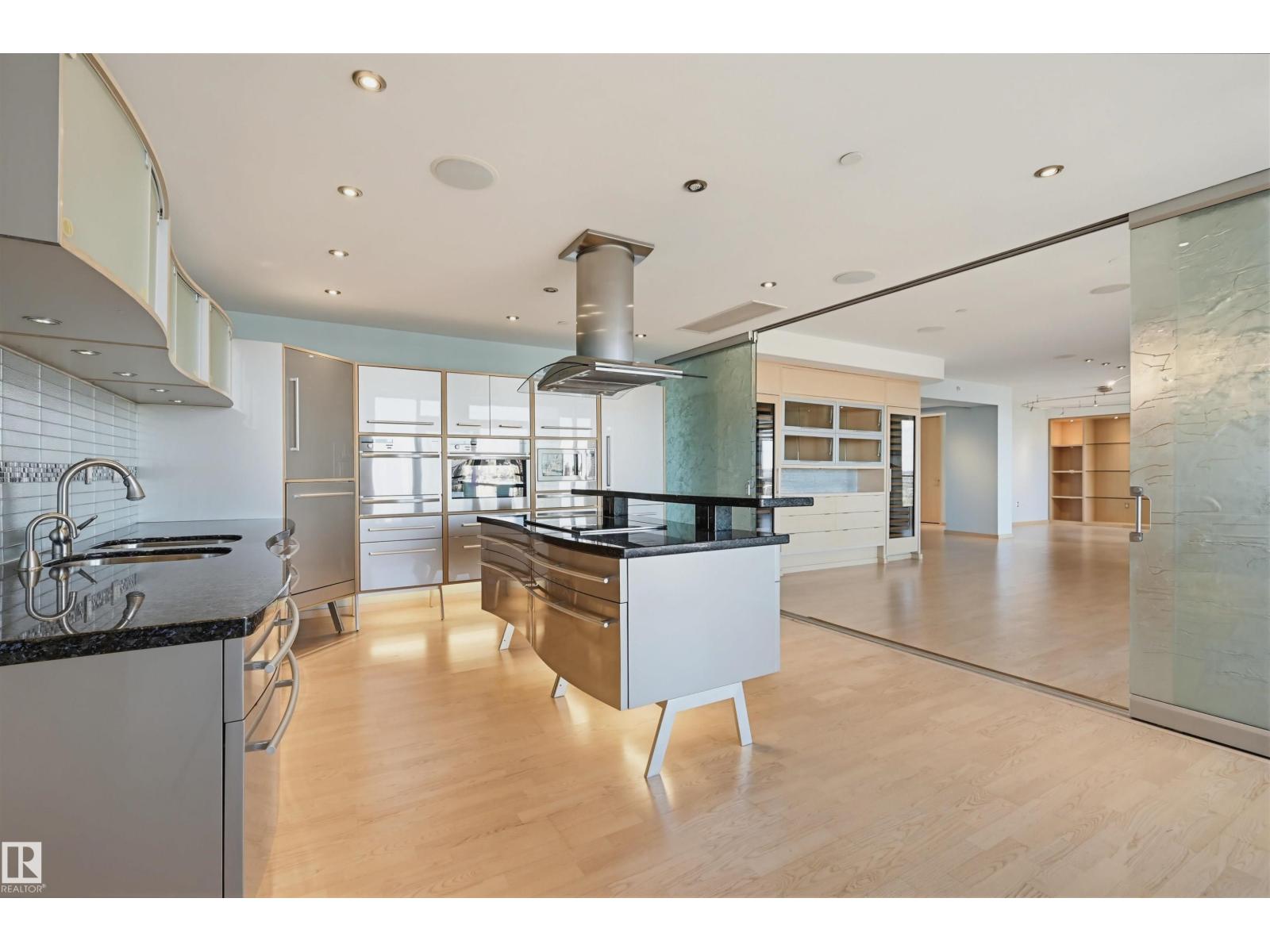 #901 10035 Saskatchewan Dr NW, Edmonton, Alberta  T6E 4R4 - Photo 25 - E4474440