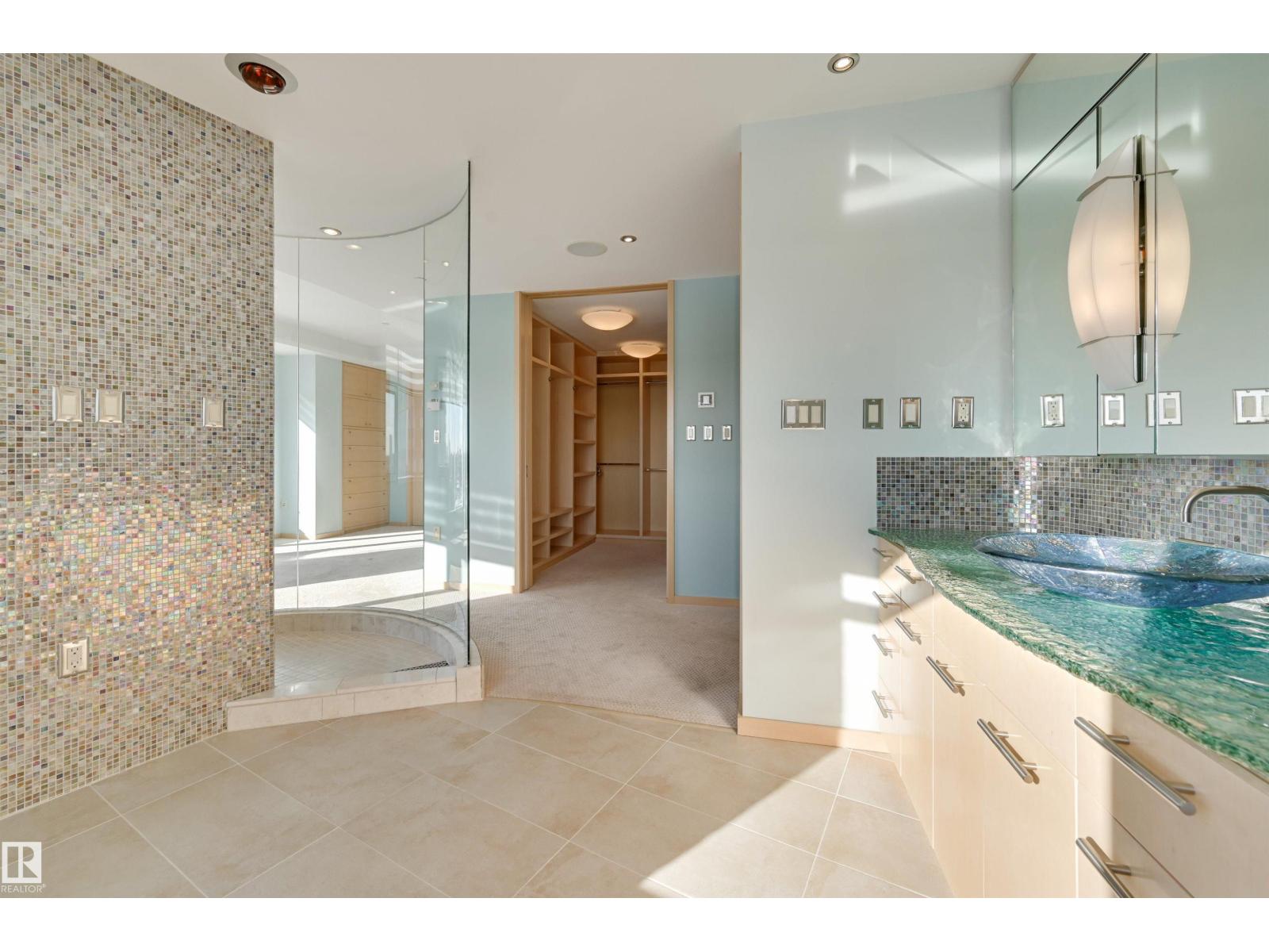 #901 10035 Saskatchewan Dr NW, Edmonton, Alberta  T6E 4R4 - Photo 44 - E4474440