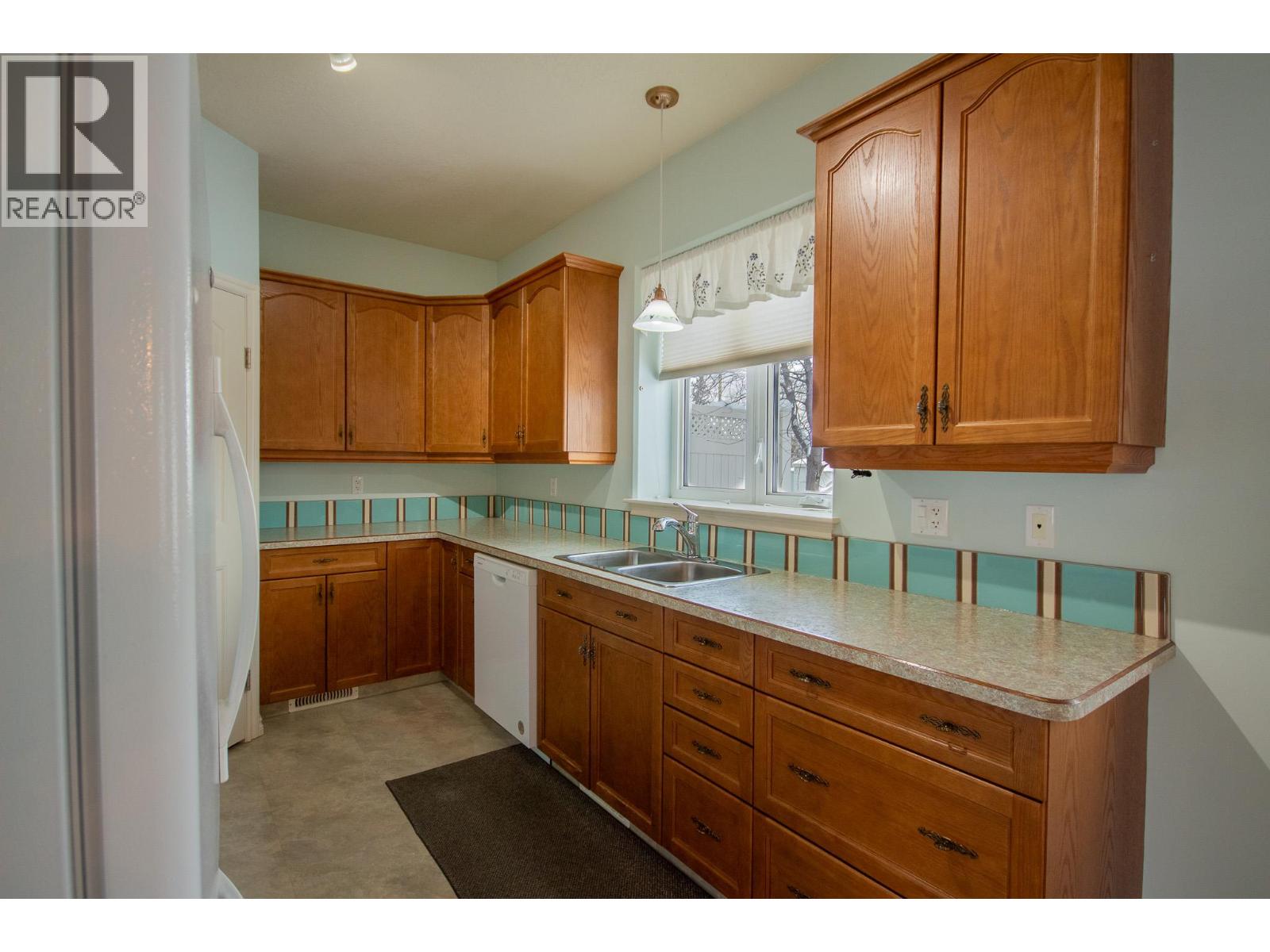 11001 17 Street Unit# 1, Dawson Creek, British Columbia  V1G 0B7 - Photo 3 - 10376792